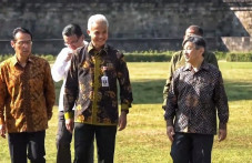 Bertemu Kaisar, Ganjar...