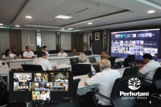 Perhutani Resmi Luncurkan...