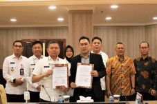Kemhan Kerja Sama dengan...