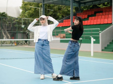Gandeng Banyak Artis,...