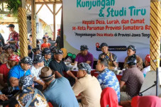 Ganjar Pranowo Berbagi...