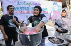 Kowarteg Ganjar Gelar...