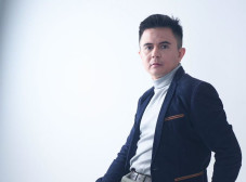 Rayakan Ulang Tahun,...