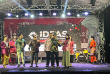 Sabet 3 Award di IDEAS...
