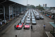 Ribuan Mobil Mercedes-Benz...