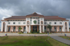 Warga Penajam Paser...