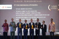 Raih Penghargaan Top...