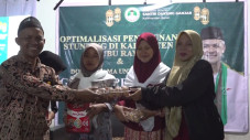 Santri Dukung Ganjar...