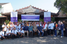 Indonesia Re Salurkan...