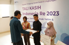 Indonesia Re Beri Bantuan...