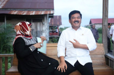 Serahkan Sertifikat...