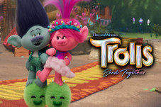 Review Film Trolls Band...