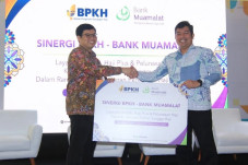 Kembangkan Layanan Haji...