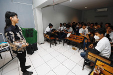 Ganjar Creasi Gelar...