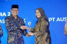 Komitmen Jalankan Keterbukaan...
