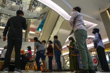 Bisnis Mal Masih Berikan...