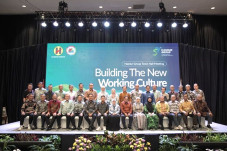 Bangun Budaya Kerja...