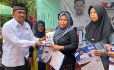 Antre Ikuti Bazar Murah...