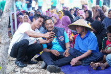 Survei: Masyarakat Pacitan...