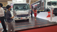 Isuzu Jual 30 Ribu Unit...