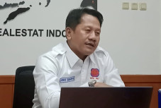 REI Menjawab Tantangan...