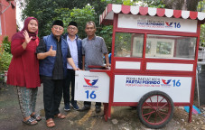Bagikan Gerobak Perindo...