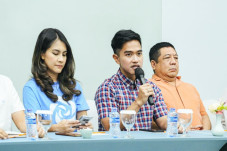 Isyana Bagoes Oka Minta...