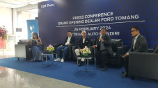 Ford Resmi Buka Layanan...