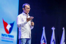 Pertanyakan Fitur Data...