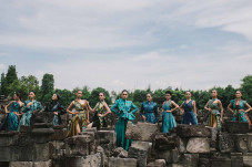 Angkat Budaya Bangsa,...