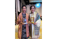 Mendorong Wanita Berani...