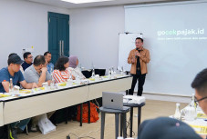 Mengenalkan Strategi...