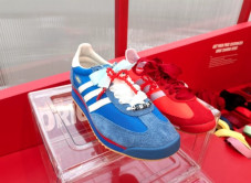 Adidas Rayakan Peluncuran...