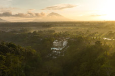 Cicada Resort Ubud Memperluas...