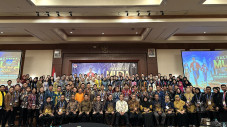 Kemenpora Luncurkan...