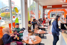 Meneropong Geliat Bisnis...