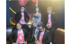 Icha Yang Pukau Penonton,...