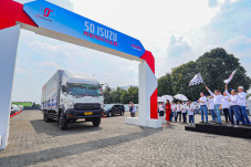 50 Isuzu Menemani di...