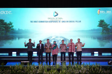 Pelaku Industri Baja...