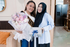 Menginspirasi, Bidan...
