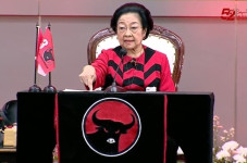 Megawati di Hadapan...