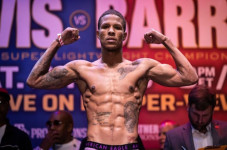 Terence Crawford Petinju...
