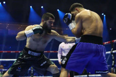 Artur Beterbiev Ogah...