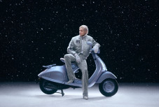Vespa 946 Snake Diluncurkan...