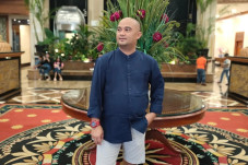 Perjalanan Karier Sandy...