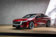 Mazda Memperkenalkan...