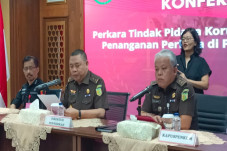 Mantan Ketua PN Surabaya...