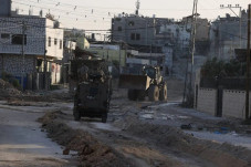 Israel Luncurkan 2.749...