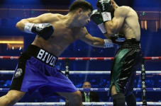 Dmitry Bivol Ogah Sabuk...