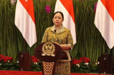 Prabowo Kirim Karangan...